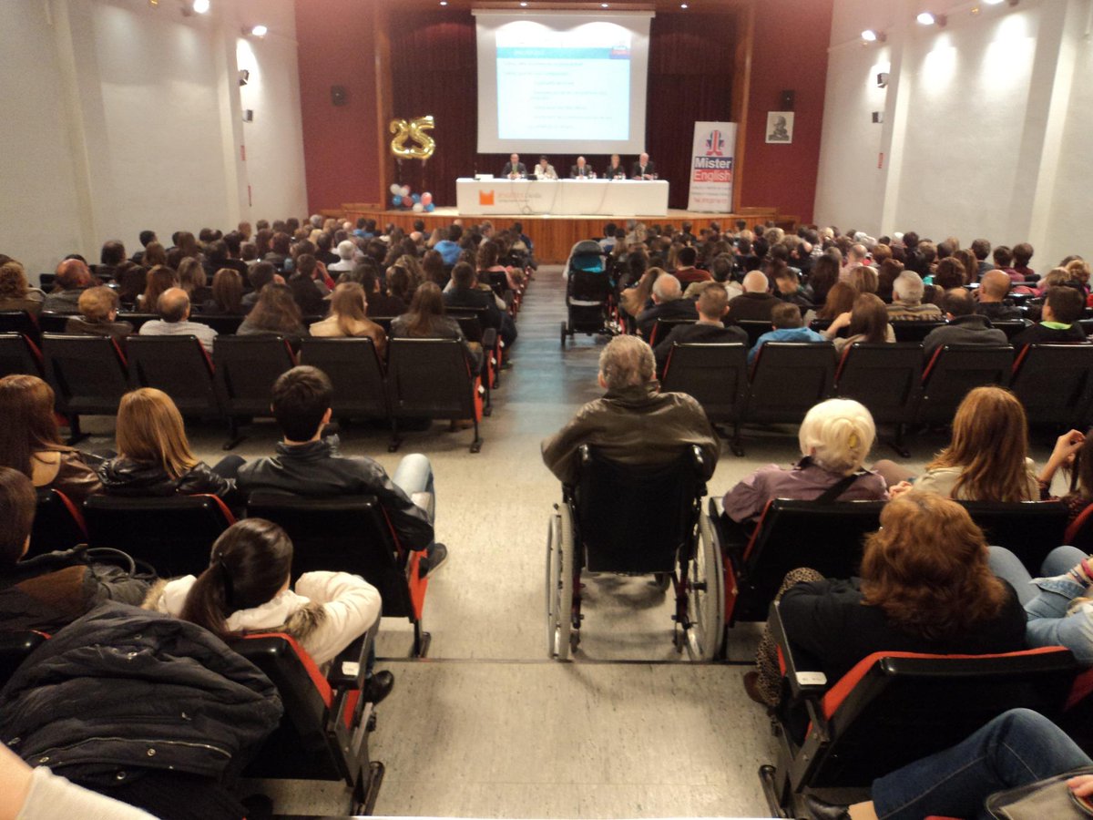 MrEnglishLleida's tweet photo. Mr English celebrated last friday the Cambridge Certificates Exams at @jesuiteslleida http://t.co/b5XlC6uN5K