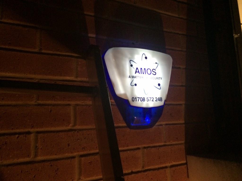 amosecurity's tweet image. Busy in #romford today! Home of the white stiletto and Hollywoods Nightclub.