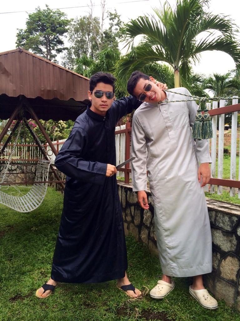 ezrannazareth's tweet photo. Raya korban! Haha http://t.co/gcwLq7YwMy