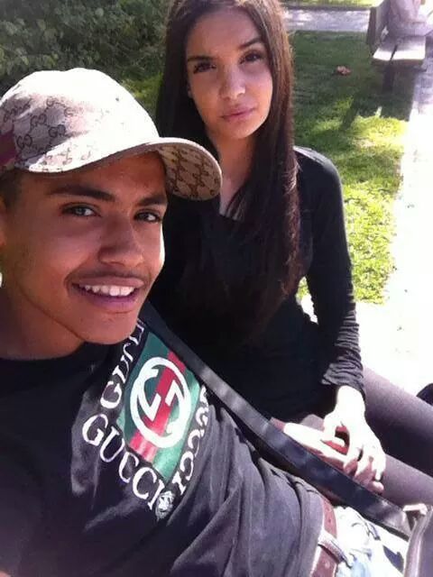 IdentiterVoiler's tweet photo. Ell date http://t.co/YcLBKMErq1
