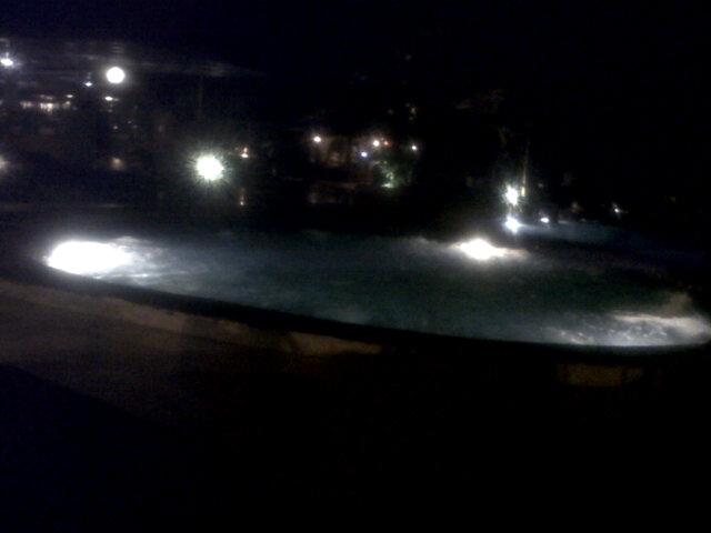 agil479's tweet photo. Widih wis kaya wong" sugih wengi" renang "@gendis_jawi: Renang malem" itu dnginepoll at lakers club ~ http://t.co/a1hMmXQN7v"