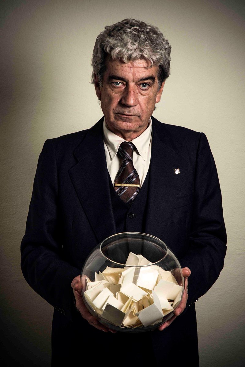 ParentesiCinema's tweet photo. Un corto di ParentesiCinema al giorno!
Oggi vi presentiamo DEMOCRACIA, di Borja Cabeaga, Spagna, 2013, 11’ http://t.co/gS0K31xvOc