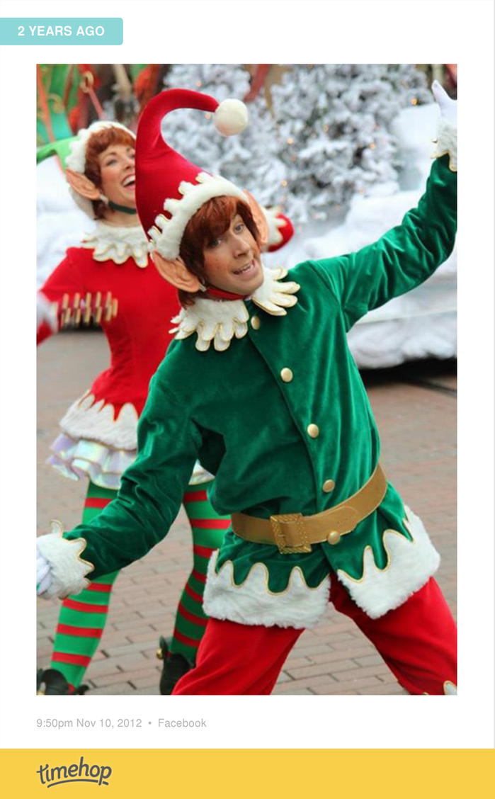 danpraag's tweet photo. #chrismas #elfingabout #disneylandparis #elf #memorymonday :) http://t.co/QqMT2vpU5Z http://t.co/zuzqtyY5uT