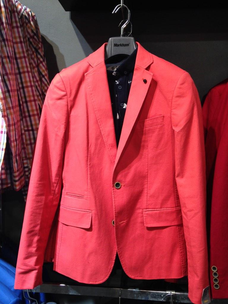 imraanparuk1's tweet photo. @MarkhamSA Men's fashion blazer #R999.00 #picandwin http://t.co/Oh42qSQoXw