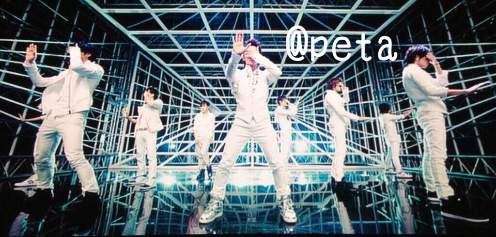 jump_peta's tweet photo. 伊野尾くん相変わらず全員で映ると高確率で隠れてる http://t.co/1Jn4mpOmmS