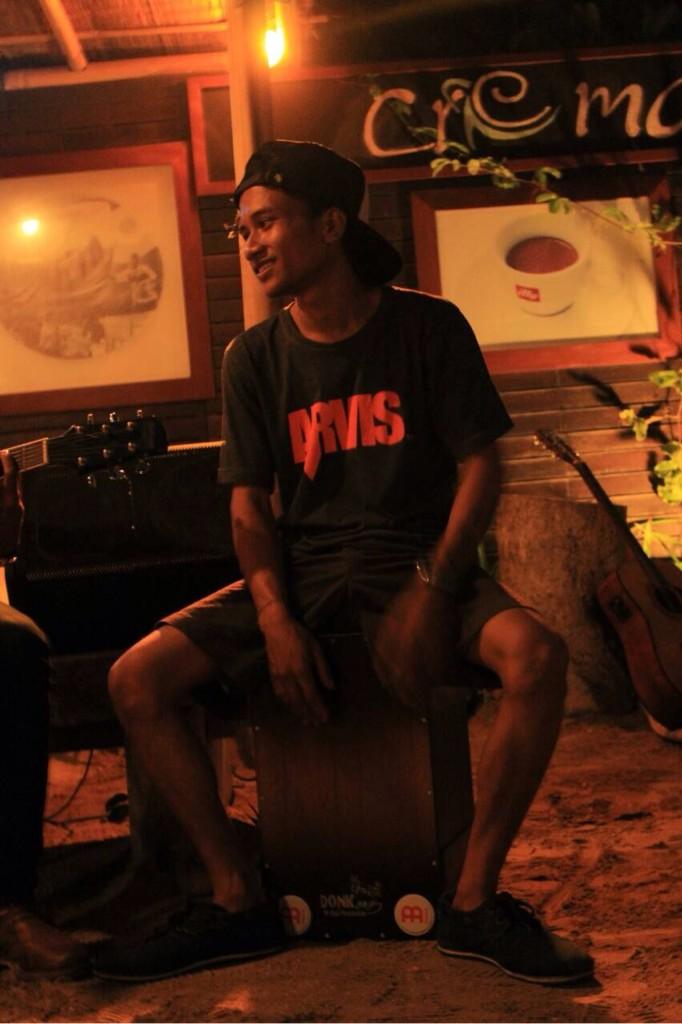 ARVISbrand's tweet photo. @yaxienhusnul1 @CrazySunday__  wearing ARVIS BRAND http://t.co/TWoCIpnqdQ
