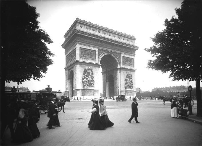 Picture of Arc de Triomphe Paris in 1910 