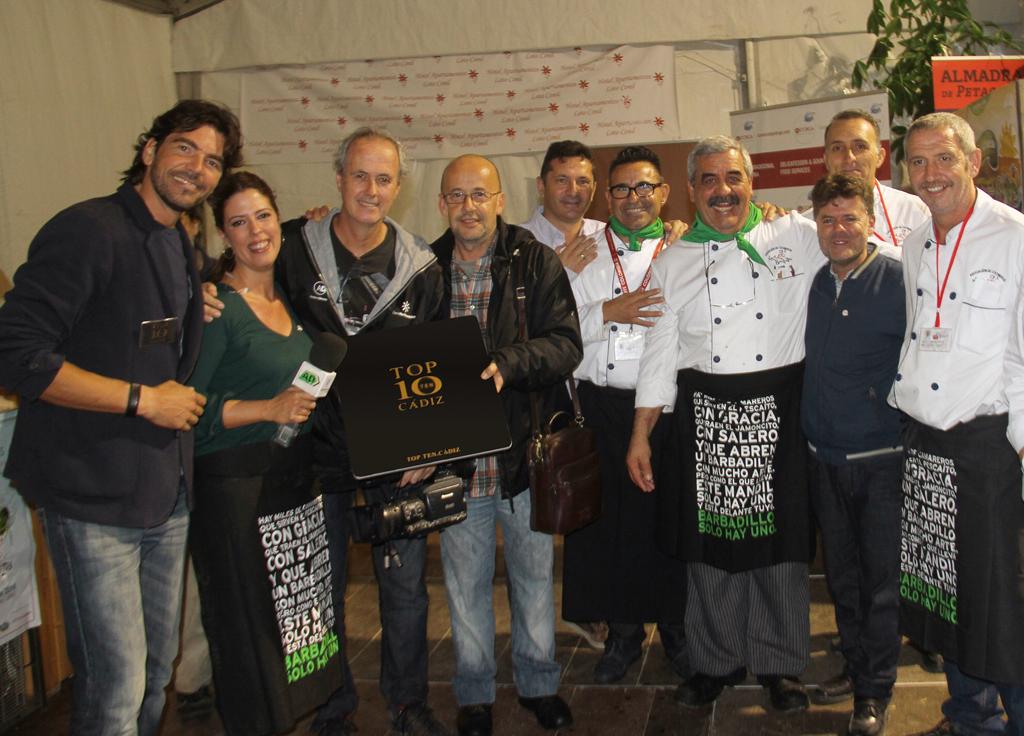 adirecto's tweet photo. Con la asociación gastronómica Borriquete de @megustaconil que nos galardonó el viernes @ANACANDON1 http://t.co/nj441DkmPn