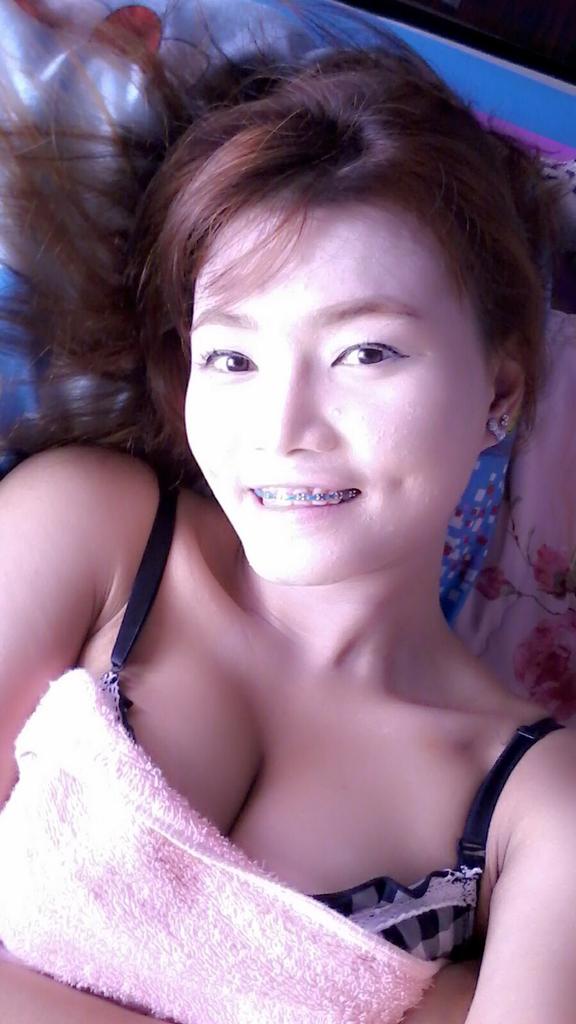 ladda_Attatan's tweet photo. แดดร้อนยังกะอยูซาอุ.....สาดดดดดด...ร้อนเชี้ยยยยย..^^ http://t.co/T2vMhmhENm