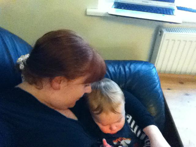 RT 'What home means to me' <a href="/Framework_HA/">Framework Charity</a>: bedtime story with my Son. #sleepout #framework I nominate:<a href="/Sharanthiara/">Sharan Thiara</a>