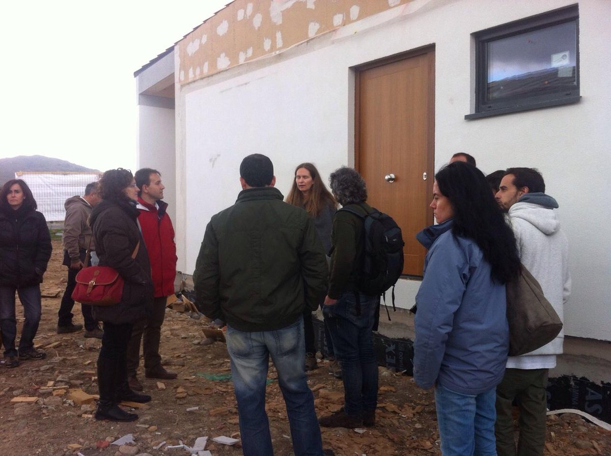 +60 personas se acercaron a Guadalix para comprobar in situ la experiencia #passivhaus. Gran apoyo del equipo técnico