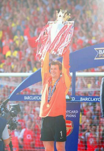 Happy 45th birthday to Arsenals invincible goalkeeper Jens Lehmann 
