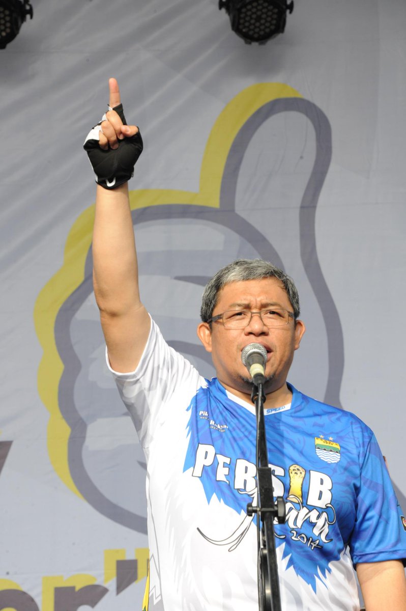 Gub <a href="/aheryawan/">Ahmad Heryawan</a> targetkan juara umum PON @pon19jabar2016 <a href="/Deddy_Mizwar_/">Deddy Mizwar</a>  <a href="/PRFMnews/">Radio PRFM</a> <a href="/ObboStone/">Gun OBBOSTONE</a> @GalamediaOnline