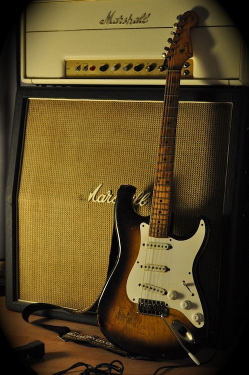 .@Fender Stratocaster Vintage & @MarshallAmpsUK #EyeCandy #guitar #guitarchat