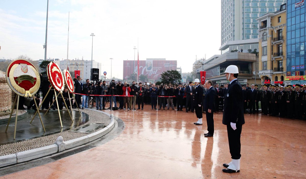 istanbulbld's tweet photo. Ulu Önder Atatürk, 76. ölüm yıldönümünde törenle anıldı.
http://t.co/mwEsvORtIP http://t.co/3Saf4LcZf2