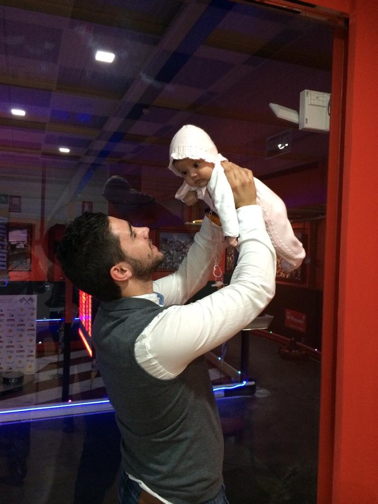 mariabegines22's tweet photo. Empezando la semana muy feliz!!x teneros a mi lado....y por el finde que pasamos 😊 http://t.co/ltVQymES8a
