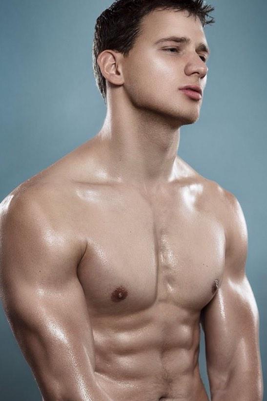 Read all about our #MCM diereviewer.co.za/paradise-goes-… <a href="/EClassens/">Eden Classens</a>