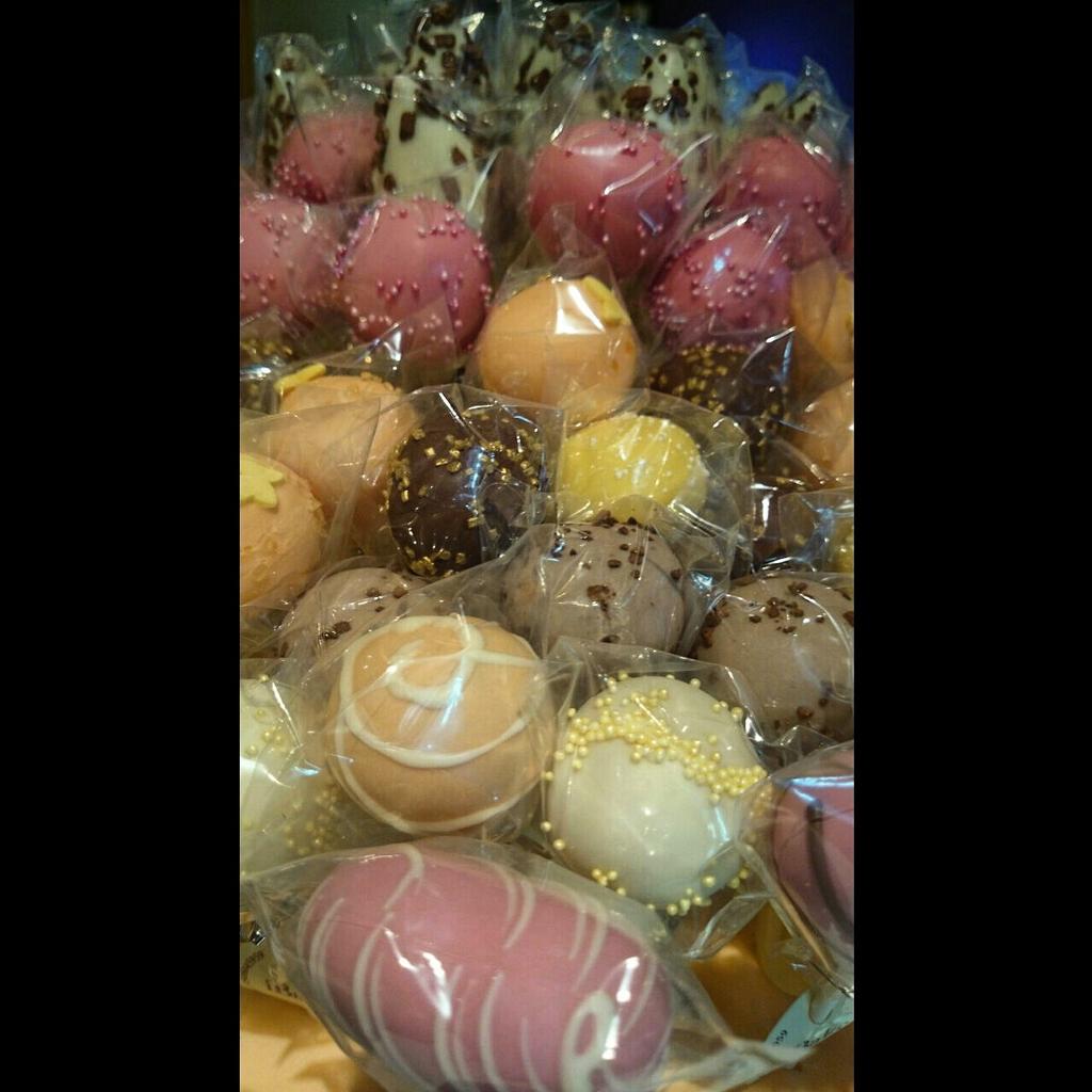 iBake_sa's tweet photo. #Cakepops #dessert #Riyadh #cake #cake_pops #cakedecorating #ibake #طلبيات #حفلات #مناسبات #حلويات #الرياض #جدة #كيك http://t.co/5zIScIL2wQ