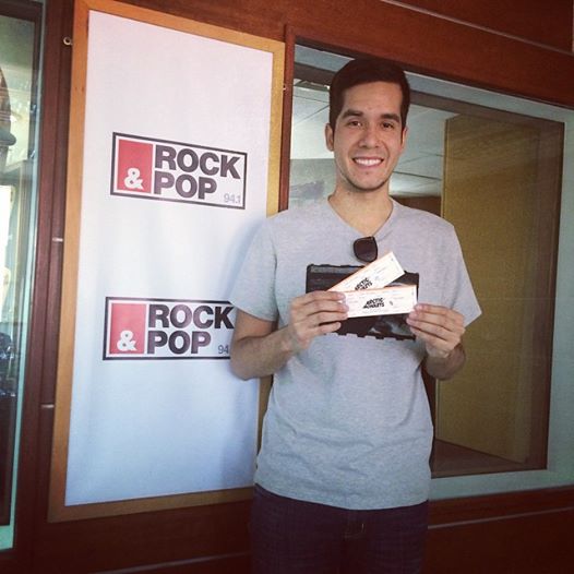 rockandpop's tweet photo. En julio regalamos una entrada doble con #RPArcticMonkeys, y el ganador fue @Julioo_MCid... Ya las tiene en su poder! http://t.co/RuJ9T9Ebg3