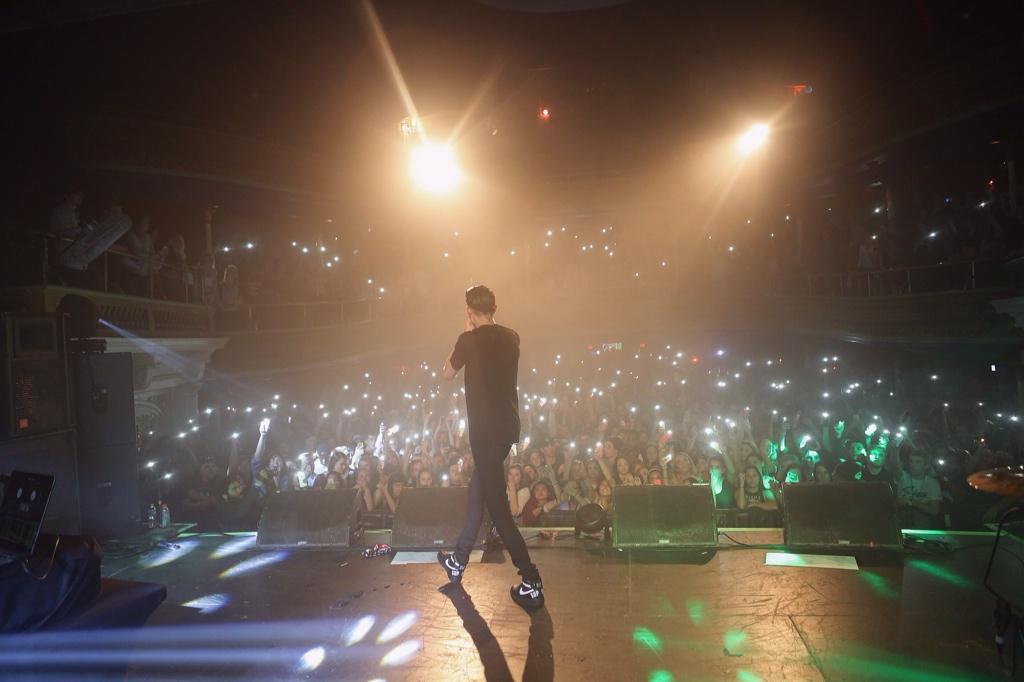 G_Eazy's tweet photo. Had hella fun in Philly last night 📷 @goodboyshady http://t.co/7oIRkP6Eyk