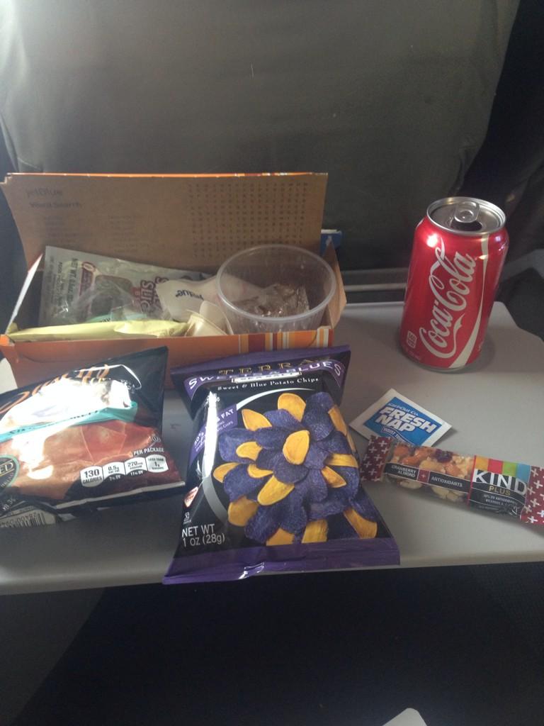 memaha51281's tweet image. Good breakfast with @JetBlue and the Eat Up/Beef Up box #satisfying #worth it #whatisleft #CocaCola #TerraBlues