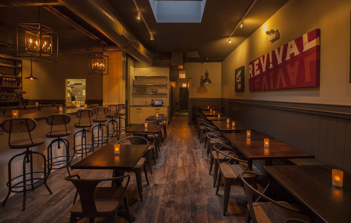 eaterchicago's tweet photo. Inside Revival Social Club, reviving M. Henrietta space today in Edgewater @revivalsc http://t.co/pNlmpTGBMJ http://t.co/k09rSu6qPP