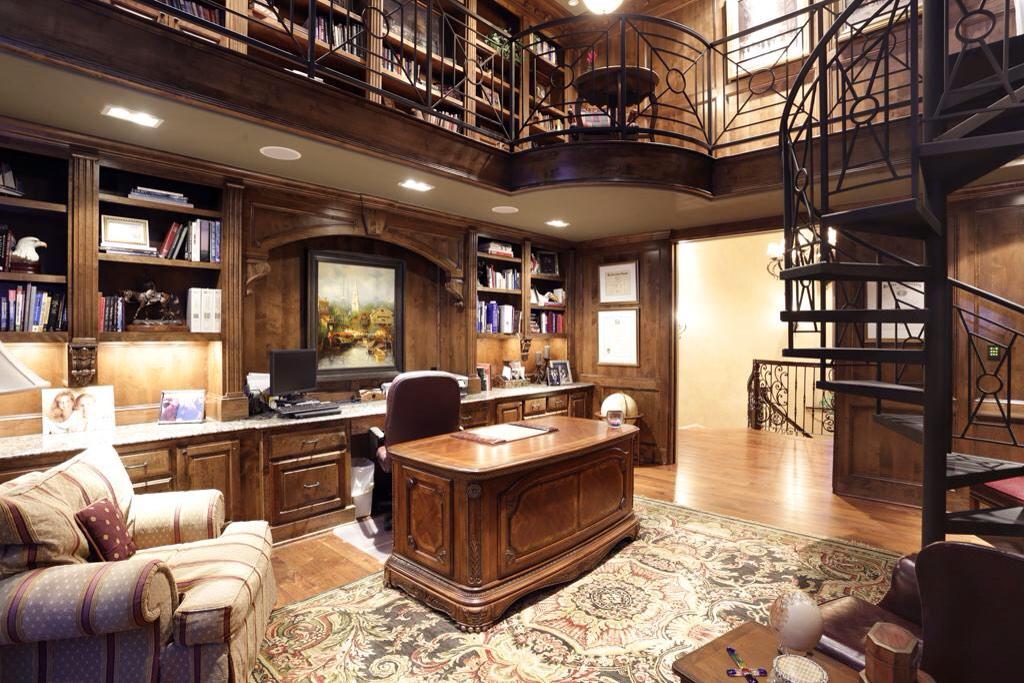 paulyd712's tweet photo. I want this in my house someday #GentlemansStudy #mahogany #leatherboundbooks http://t.co/MaSC5S72xY