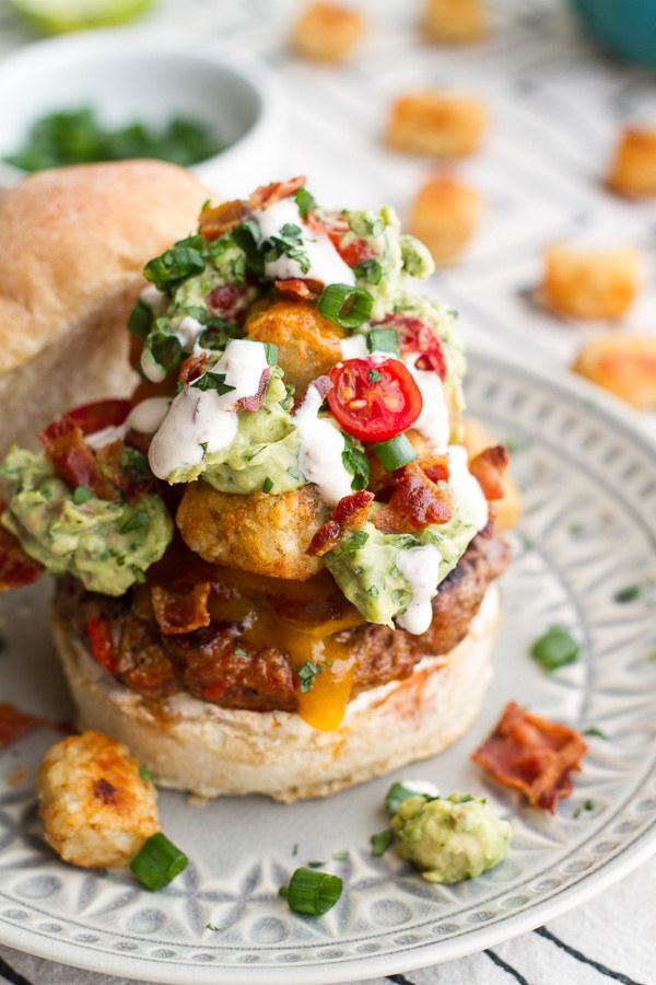 BuzzFeedFood's tweet photo. Tell us: What’s the best burger you’ve ever eaten? http://t.co/hczGfzdBfJ http://t.co/NrSPkThA6N