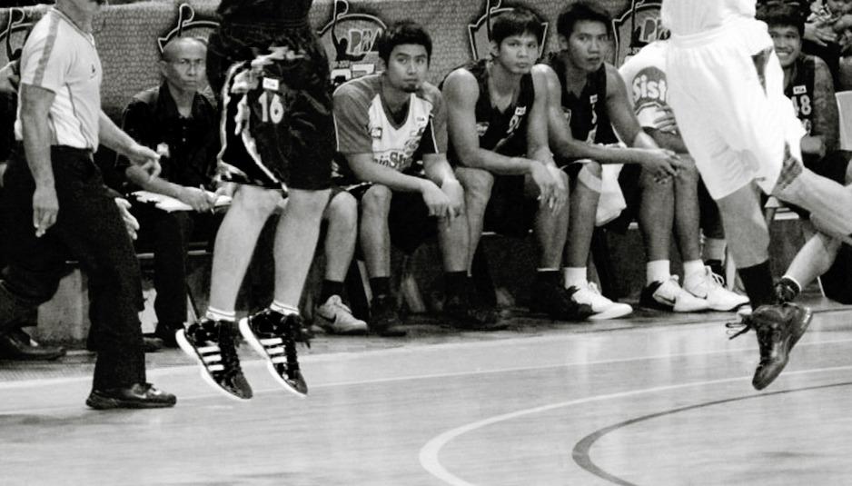 HumbleBola_'s tweet photo. LET'S TALK BASKETBALL β’ @nicobaguio looks at #cornerthrees in the PBA β http://t.co/pwoeL7Dz0z http://t.co/gXms4cVwjJ