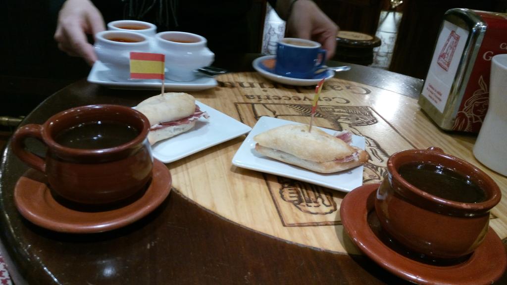 AlbaEqz's tweet photo. Comenzando las vacaciones de @EstyLoveParty con @emilioucjm en #LasCalabazas http://t.co/ne4wF7WT7A