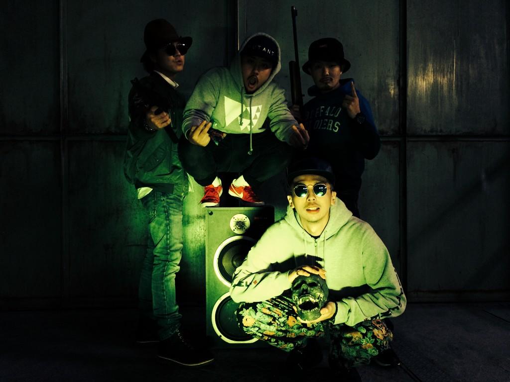 tak_zinfo's tweet photo. TRIPLE TROUBLE MV撮影お疲れさまでした！
ISSEI監督もお疲れさまです✨
#tak_z
#neohero 
#persia
#triple_trouble http://t.co/CKCcJ3YqGV