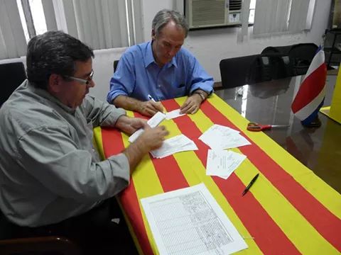 Fent el recompte de vots al 9n.