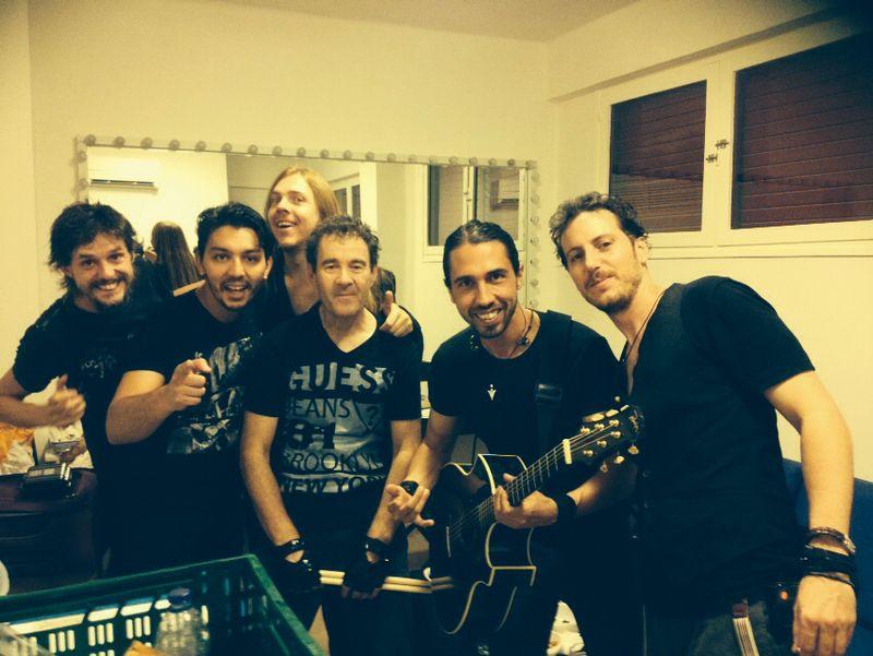 __RubenGarcia__'s tweet photo. Queda muy poco para el concierto del @BCard_Center y lo sabes!! ... fdo. la boyband del #TourSí @_MaluOficial_ ! ;D http://t.co/azwKZlzZ5s