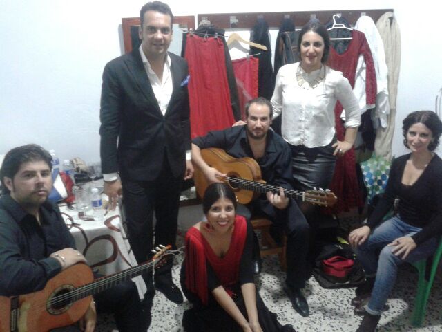 rocio_gd92's tweet photo. Sábado en la peña san juan del puerto todo un gran lujo @CriSolerOficial @jesusmendez04 #manuelvalencia #danivelez http://t.co/7k9Kf9cw3H