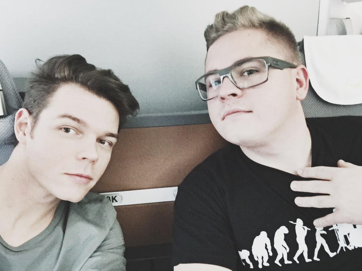 tokiohotel's tweet image. Mexico and Argentina bound #TokioHotelArgentina #TokioHotelMexico