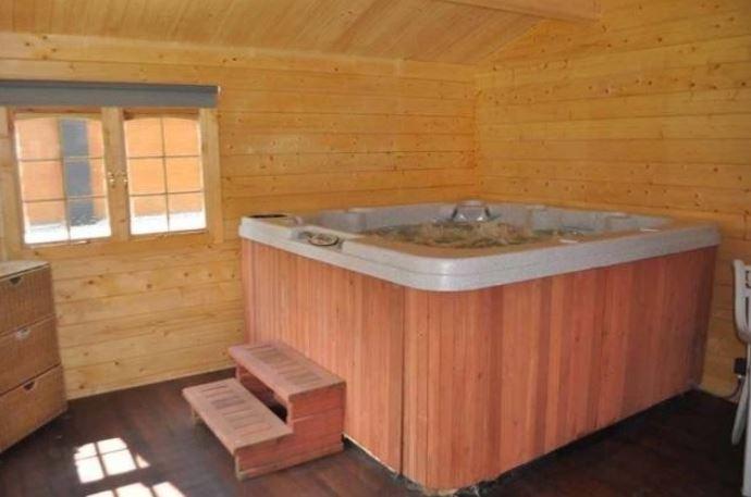 Hotels Available (@hotelsavailable) on Twitter photo #Relax in a #HotTub what ever the #weather at The Fir Trees #Hertfordshire <a href="/VisitHerts/">Visit Hertfordshire</a>:
hotelsavailable.co.uk/926 #Relax in a #HotTub what ever the #weather at The Fir Trees #Hertfordshire <a href="/VisitHerts/">Visit Hertfordshire</a>:
hotelsavailable.co.uk/926
