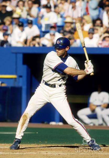 Happy 42nd bday to former OF Shawn Green. In 15 seasons he clubbed 328 HR & collected 2000+ hits. 