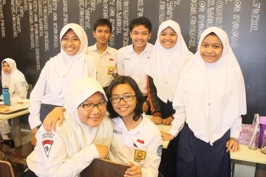 AnnsAprll's tweet photo. Tft yaaa @yorinalmira @bryan_akram @petln @fauzandinifadhi @hanindaa @Elsaa_sael @evitawu2 �� http://t.co/H06RJi8EVs