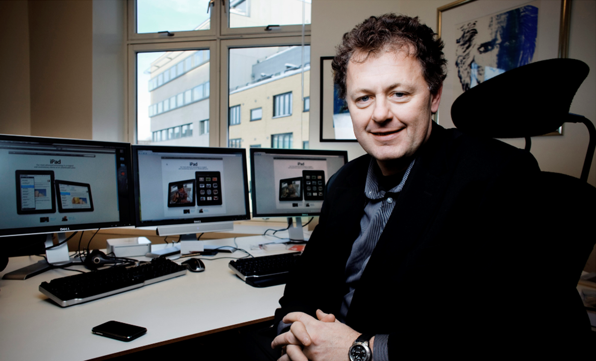 Tuftebarten's tweet photo. Når du får tre skjermer av jobben men alt du ønsker deg er en iPad http://t.co/0xAX2EmGVH