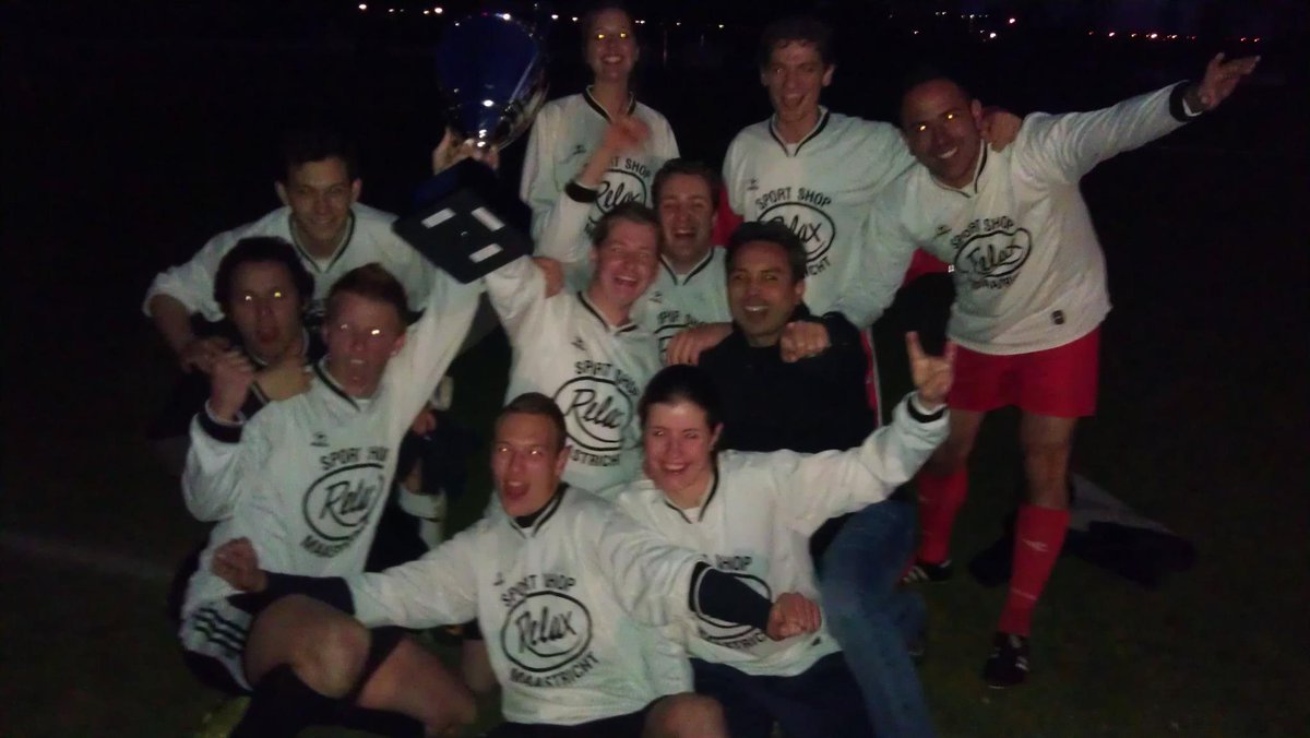 HorecaMstrcht's tweet photo. Speel je ook mee?HorecaVoetbalToernooi en win de reis naar Barcelona!
http://t.co/9KdUnfeoUc #horecatoernooi,#horeca http://t.co/2UlC6acmMy