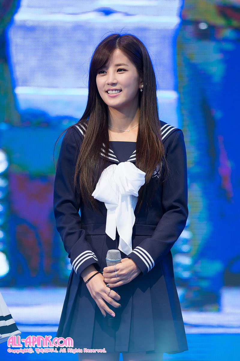 all_apink's tweet photo. 14/11/09 경기 광명시 소하리 기아자동차 행복충전 음악축제 http://t.co/HCHK8pcFCi http://t.co/YvTOZhO0Bk