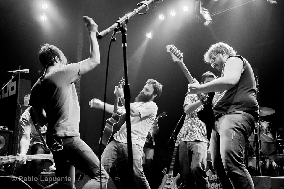 LuchoKatz's tweet photo. Foto: Pablo Lapuente
El sábado rockeando con @TheHoffmansOK @ThehoffMax y toda la barra!!! Un placer! http://t.co/KNLcYEtjV9