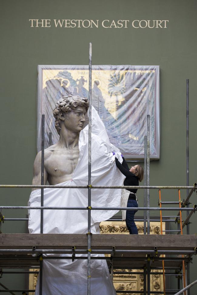 V_and_A's tweet photo. Today we unveiled Michelangelo's David sculpture in prep for the re-opening of the Weston Cast Court on 29 Nov. http://t.co/KWMyWNZKI4