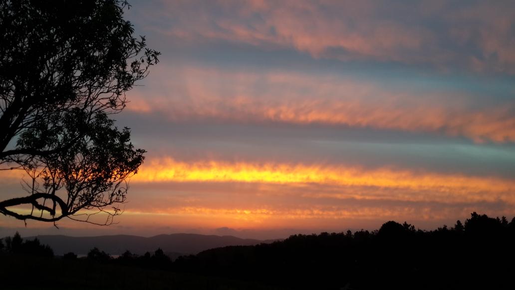 ConradHLouw's tweet photo. @MartinBester #MBDsunset #Knysna Saturday 8Nov14
From my house where I listen to #MBD everyday via DSTV http://t.co/hpKhUpRp5x