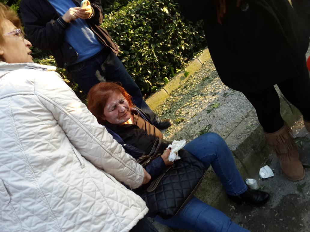 Polisler Validebağ'da Kadınlara saldırdı. Saldırıdan bir çok kadın etkilendi.#KoruyuKoru