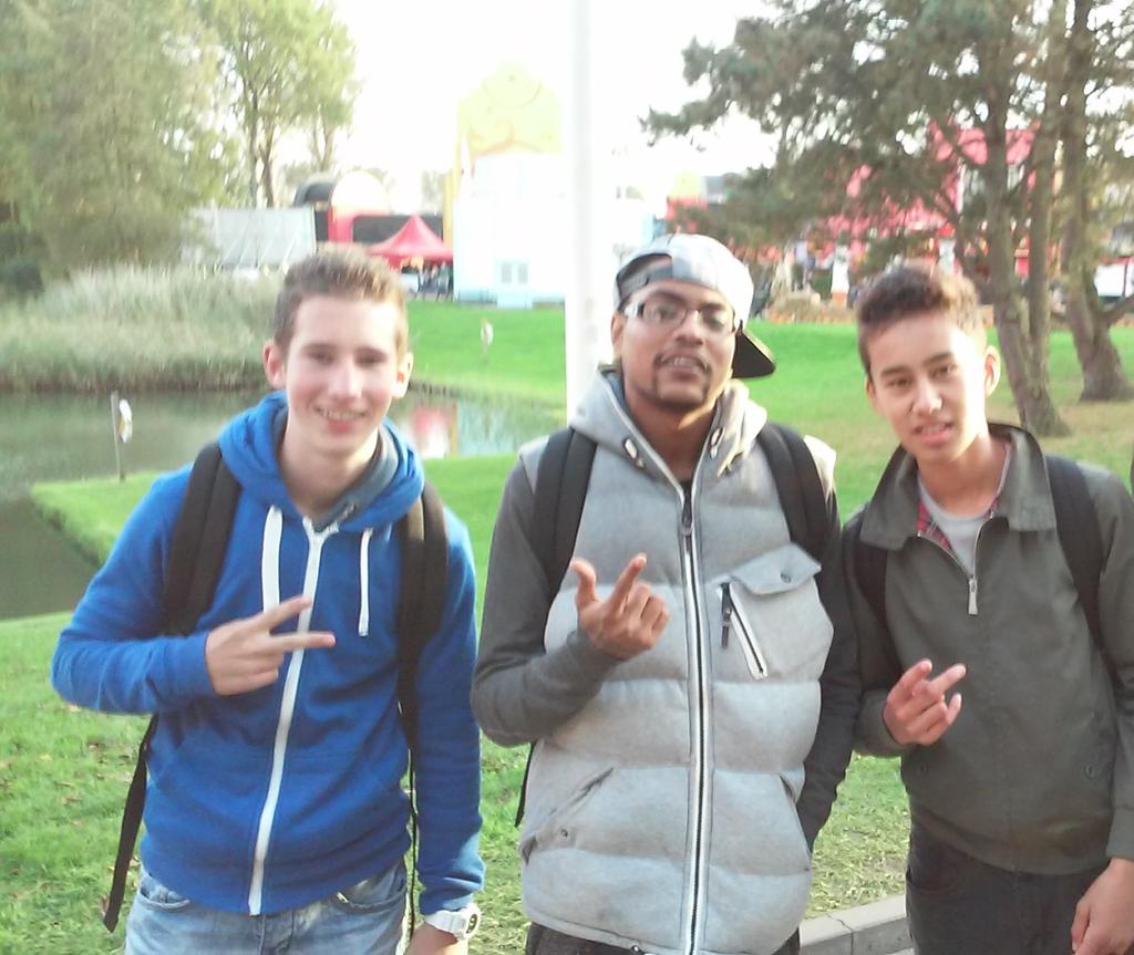 freshkingeb's tweet photo. Gefeliciteerd broer @JjesperB 👏🎊🎉 http://t.co/MoEbigHb8B