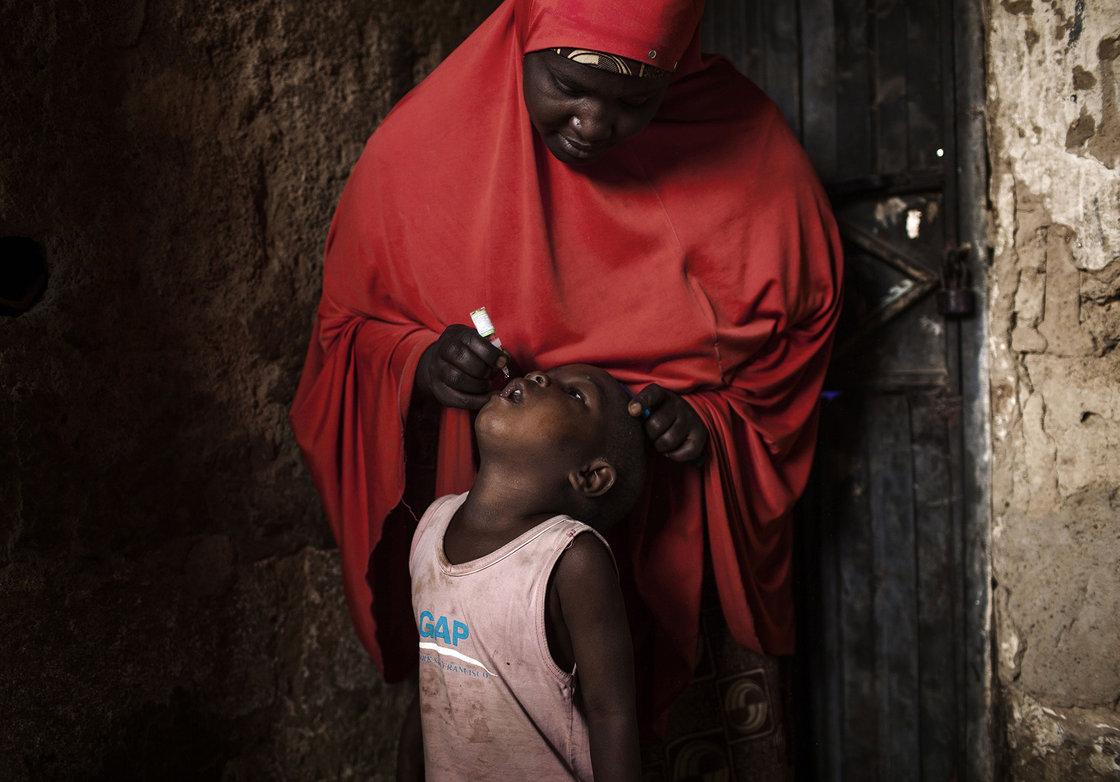 BillGates's tweet photo. Glad to see this story told. How Nigeria's anti-polio efforts armed it to fight Ebola: http://t.co/BYE3H5L7bU @NPR http://t.co/rWCCaxOefl