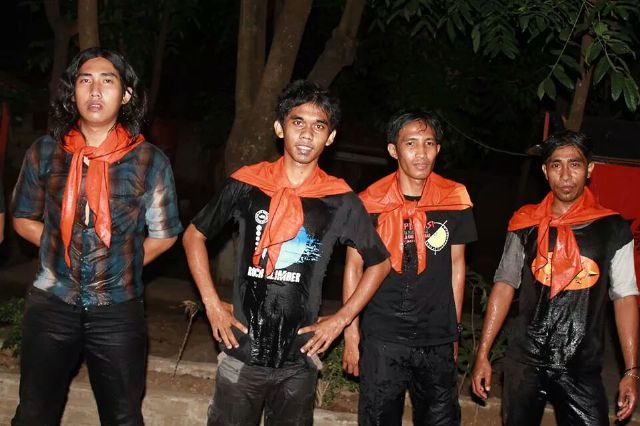 IswandyRS's tweet photo. Tepat 2 tahun pengukuhan tim penelusuran dan pemetaan GUA palli* Mapala UMI #10 noverber 2012 http://t.co/ojfRKK3XsK