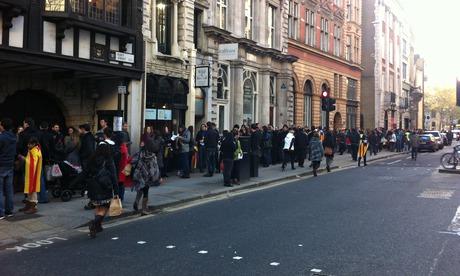 H2BCN's tweet photo. #Catalans queue for hours in London to cast vote in unofficial referendum - http://t.co/ErtwQGDh5U via @guardian http://t.co/hbmE8LcrEr