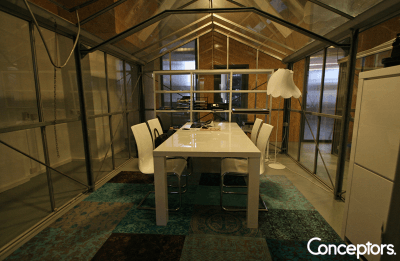 Opzoek naar een bijzondere office space? Deze glazen kas unit komt op 1feb vrij (Den Haag, creative co-working space)